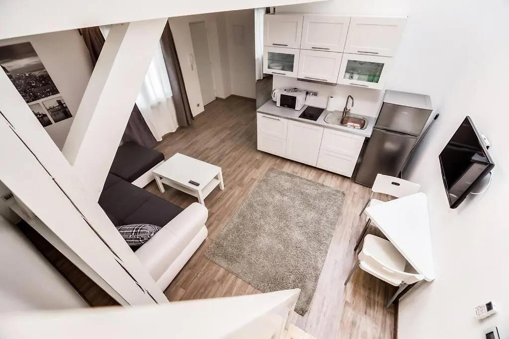 Deluxe Mansard Suite In Karlin Praga
