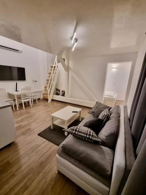 Deluxe Mansard Suite In Karlin Praga