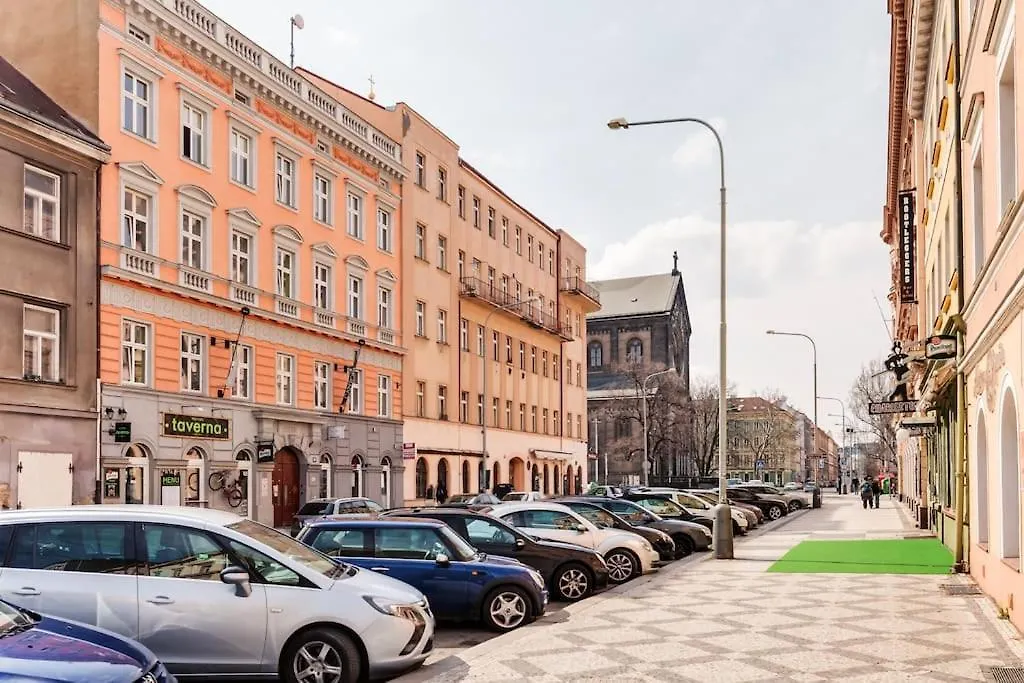 Deluxe Mansard Suite In Karlin Praga
